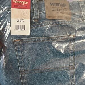 40x29 Wrangler Authentics Mens Comfort Flex Waist Relaxed Fit Blue Denim jeans.